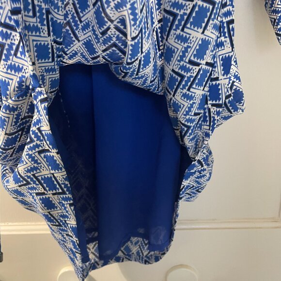 Maeve Dress size Small tie front v neck Lined, pockets - Picture 8 of 11